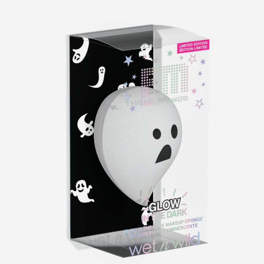 🖤Wet n Wild Ghost Beauty Blender!! Glows in the dark!